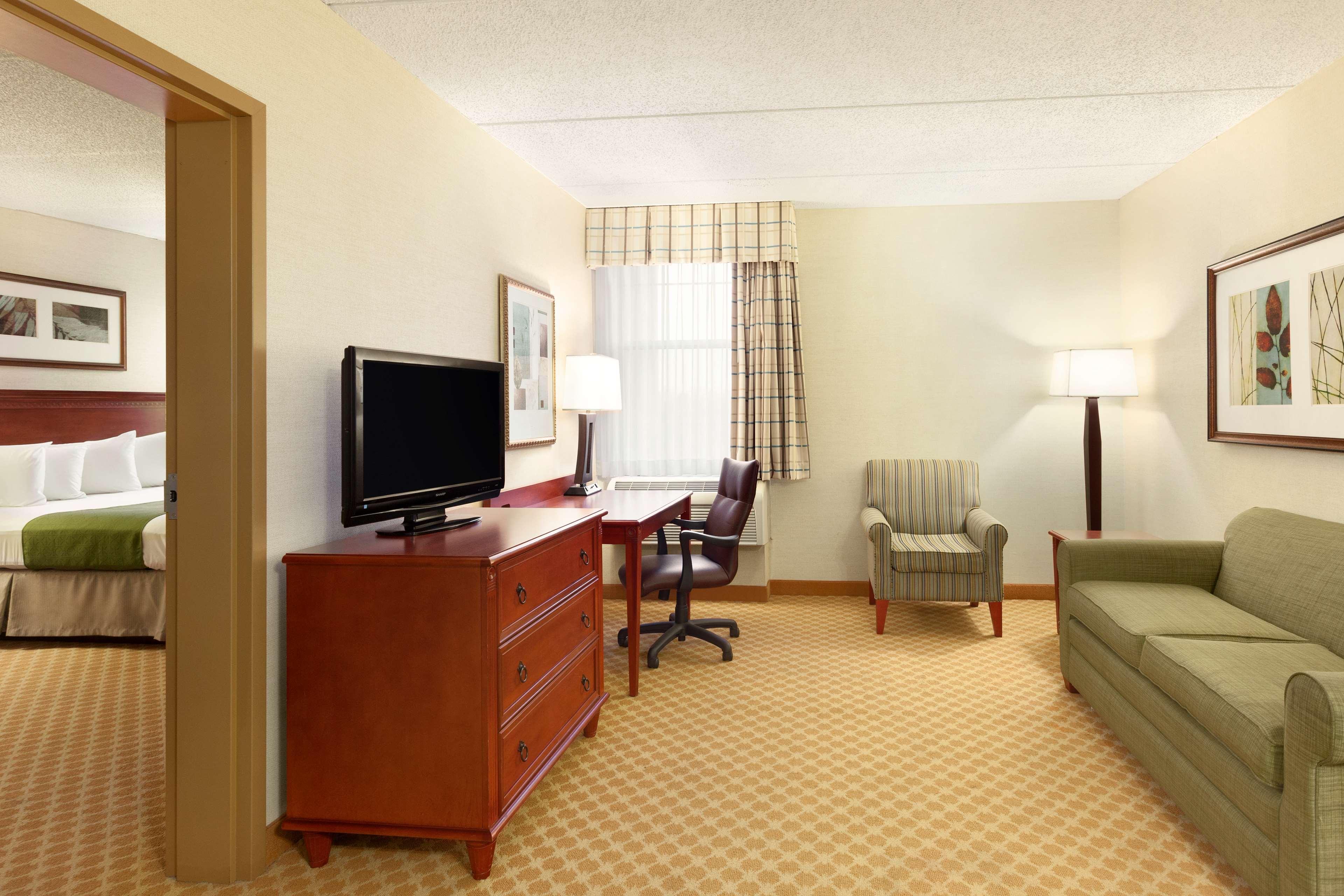 Spark By Hilton Rochester University Area Exterior photo